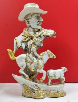 Decorative Tabletop Showpiece