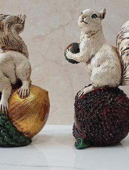 Resin Squirrels Showpiece, 7 x 4 x 2.5 Inches, Multicolour, Set of 2