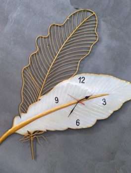 Beautiful Metal Leaf Shape Wall Clock For Wall Decoration